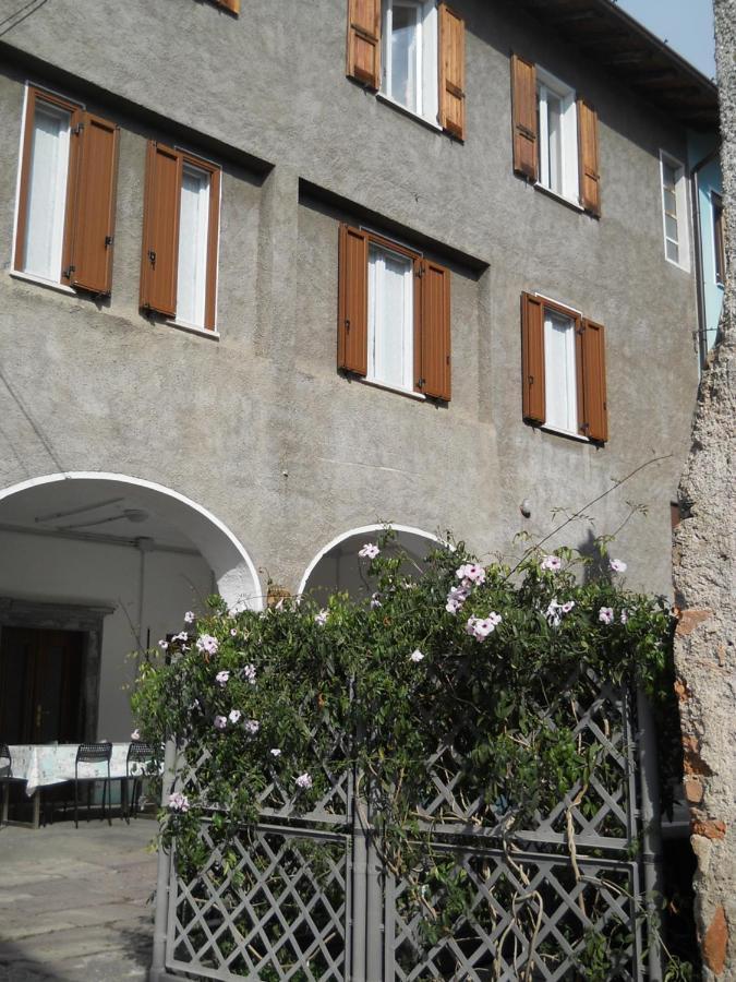 Appartamento Al Ponte Marone Buitenkant foto