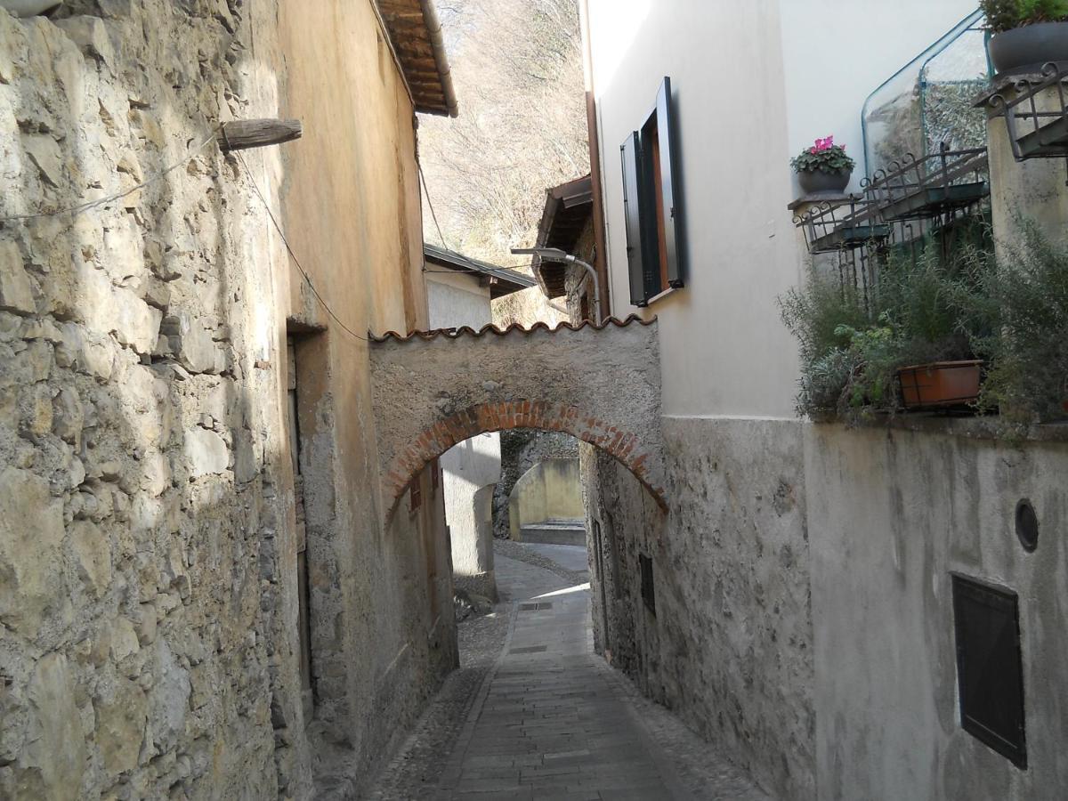 Appartamento Al Ponte Marone Buitenkant foto